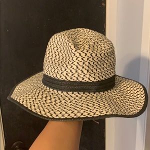 Calvin Klein beach hat